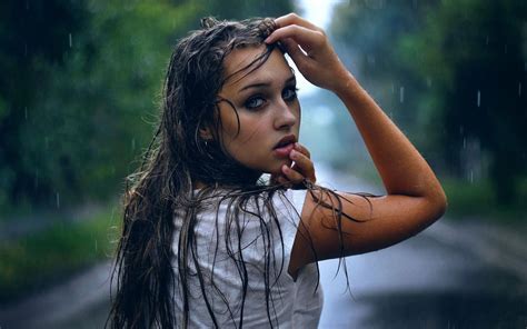 wet shirt|Getting stuck in the rain : r/wettshirtcontests